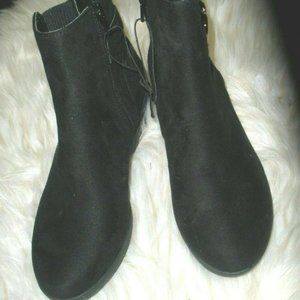 New Anne Klein SZ 7.5 Black Suede Ankle Boots NWOB